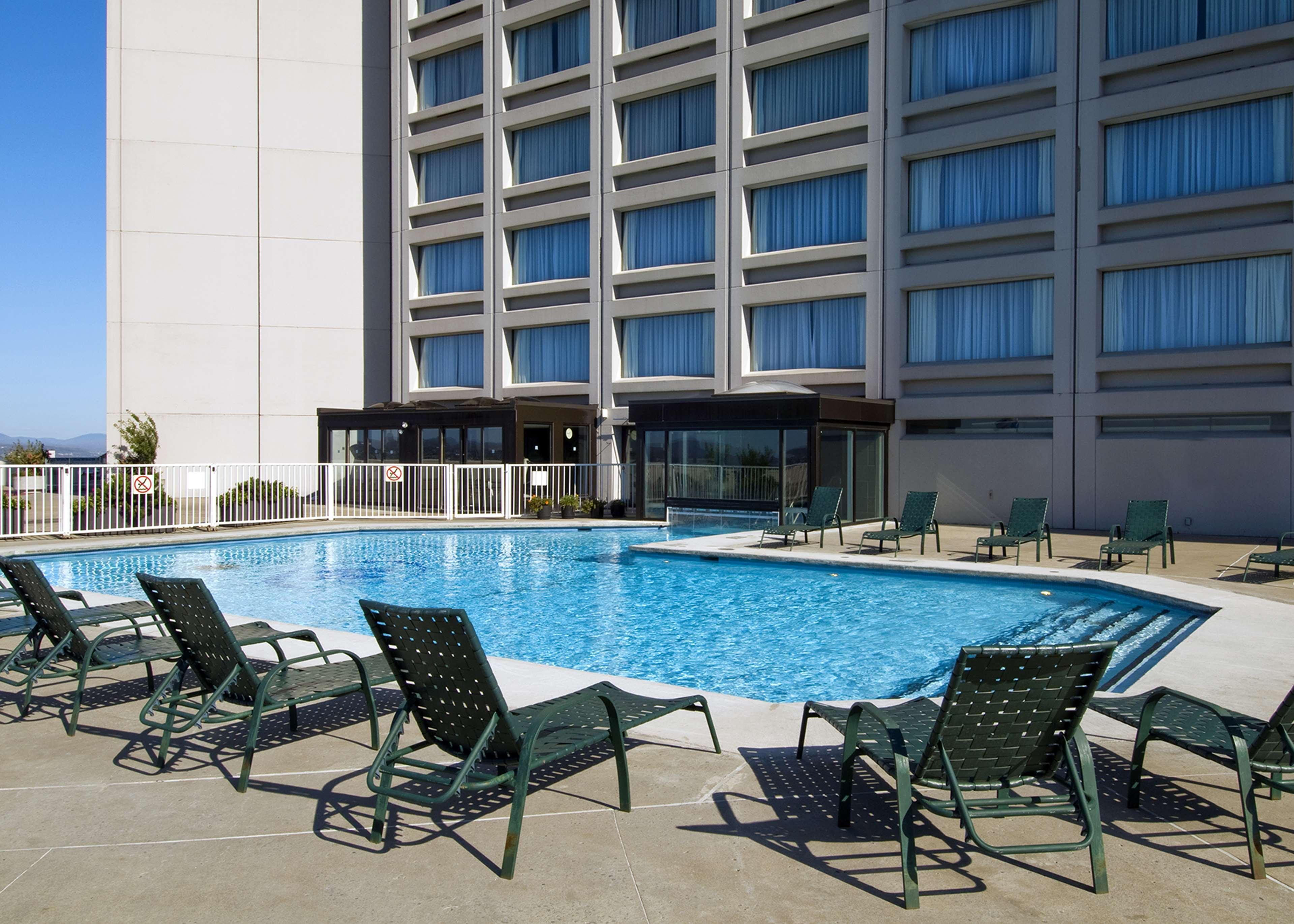 Hilton Quebec Hotel Exterior photo