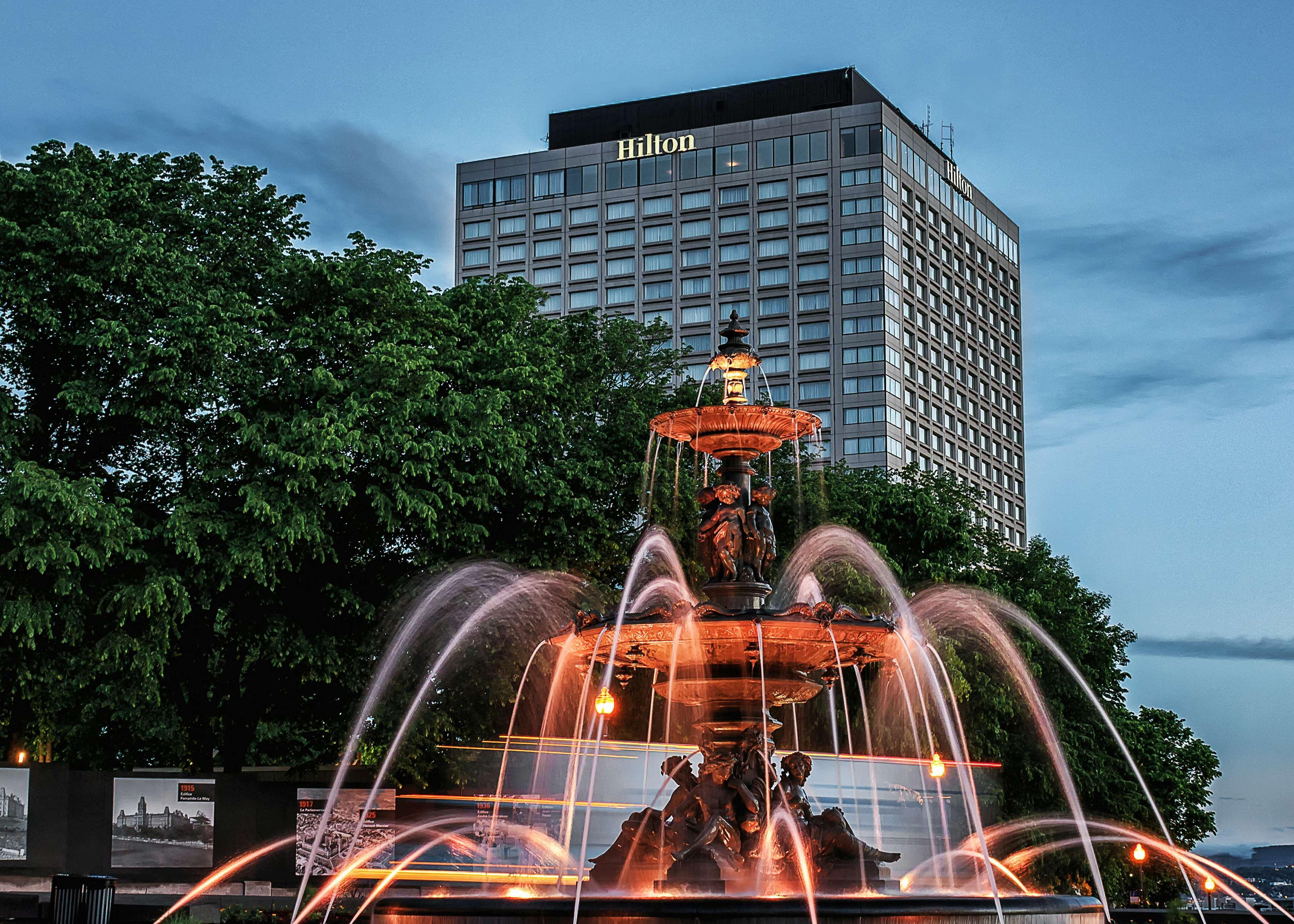 Hilton Quebec Hotel Exterior photo