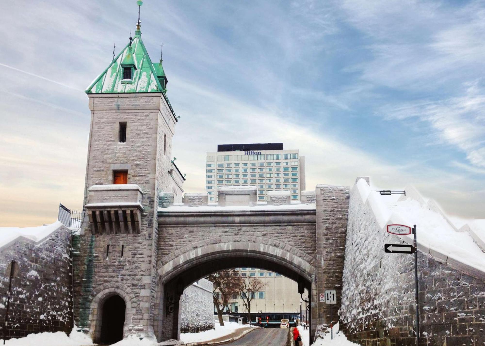 Hilton Quebec Hotel Exterior photo